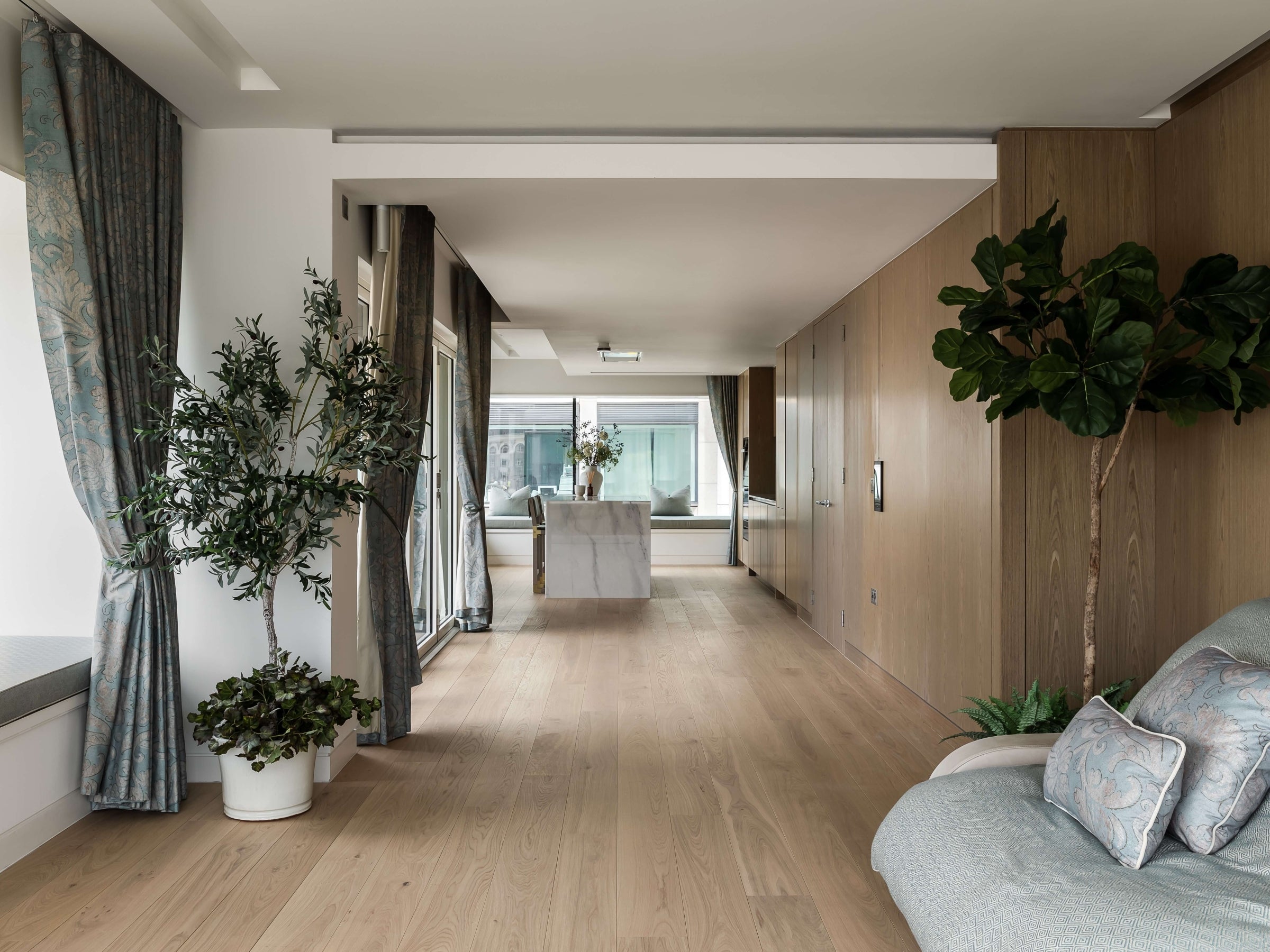 London apartment oak wall cladding and engineered oak wood flooring