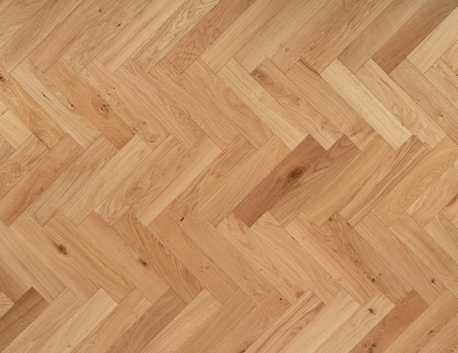 Deco Natural Oak herringbone wood floor