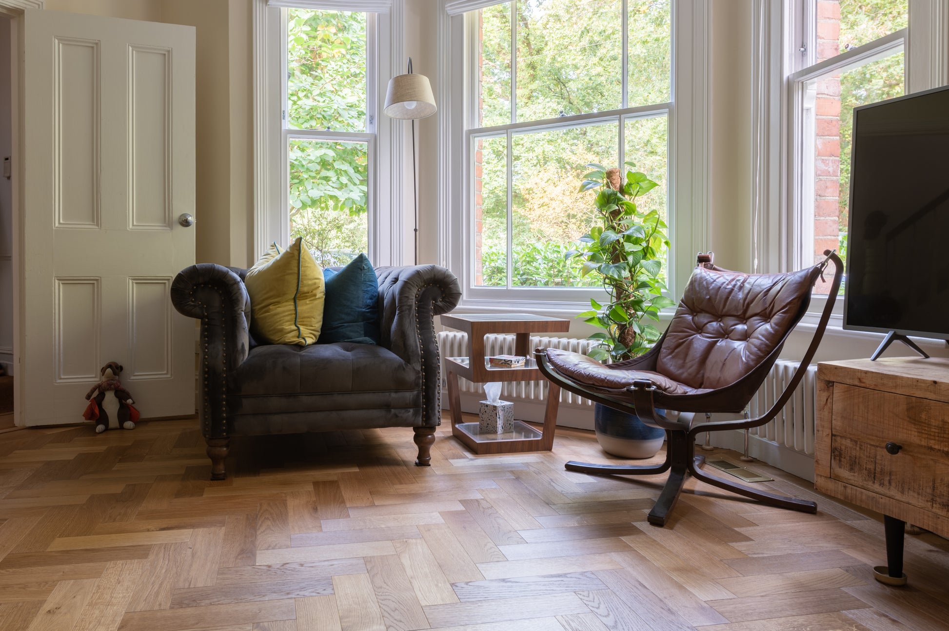 Deco Smoked Oak herringbone floors in a living room