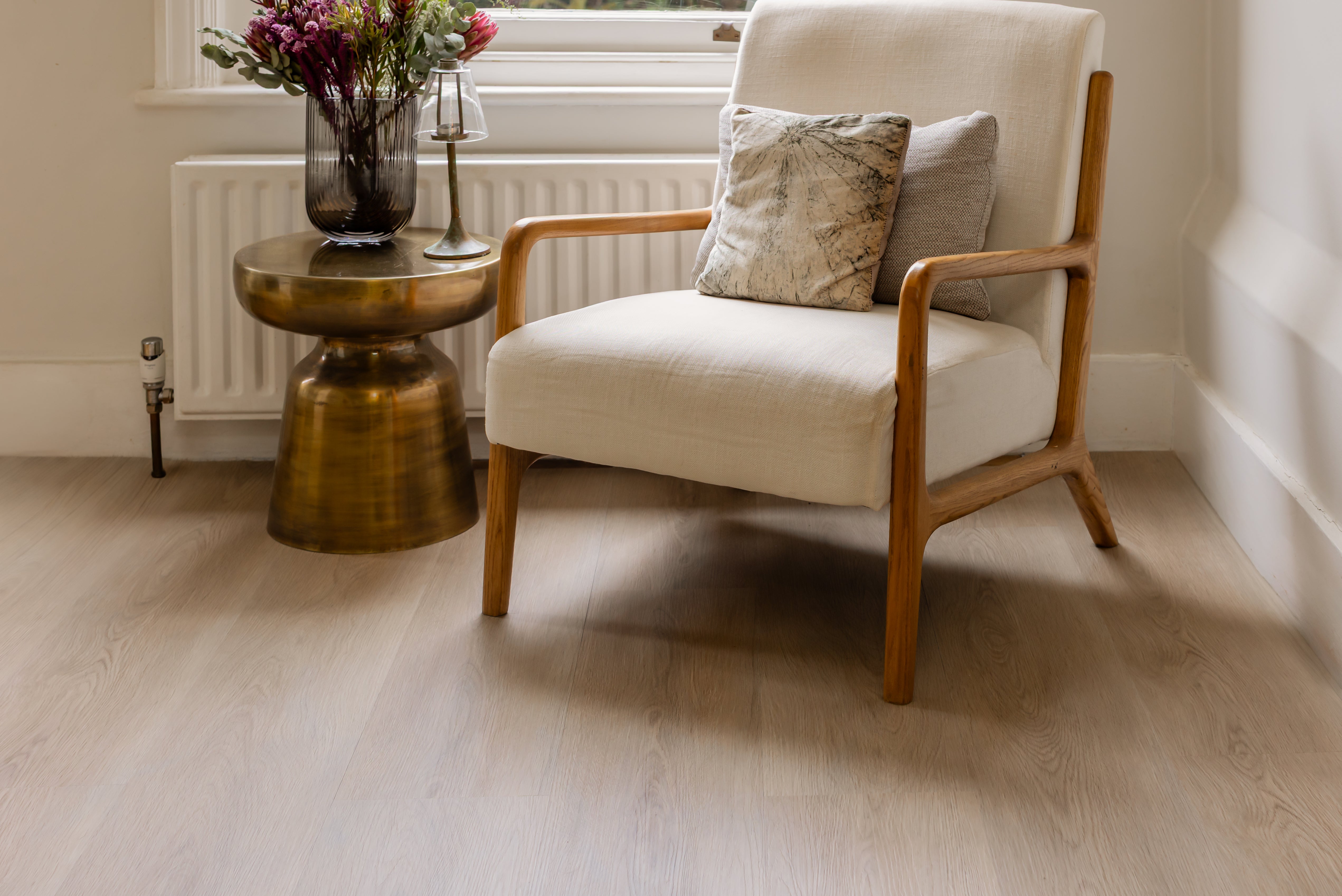 vinyl click spc flooring in a living space