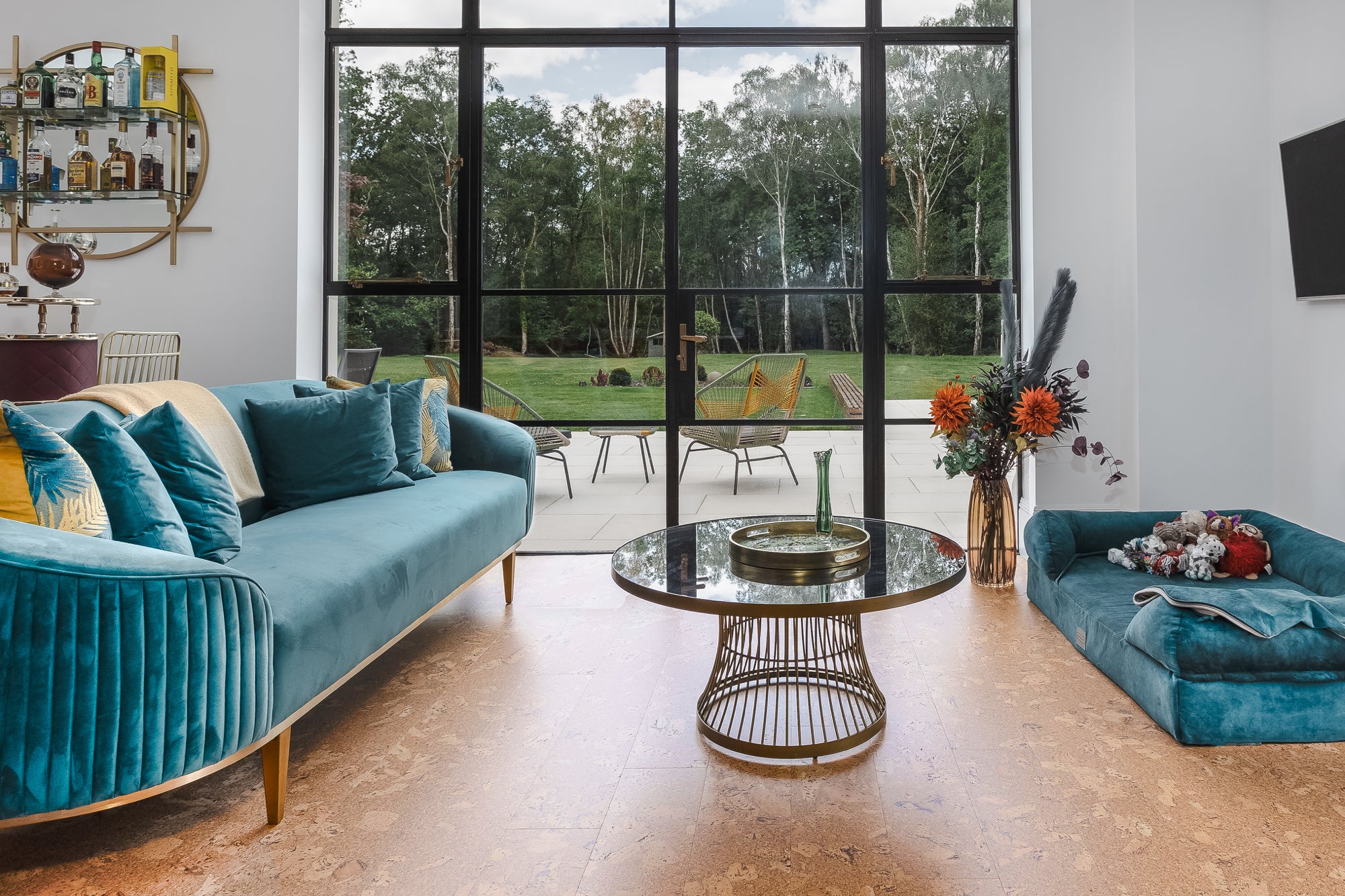 Living room with Encruzado cork flooring